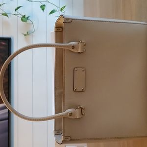 Kate Spade off-white person medium sized